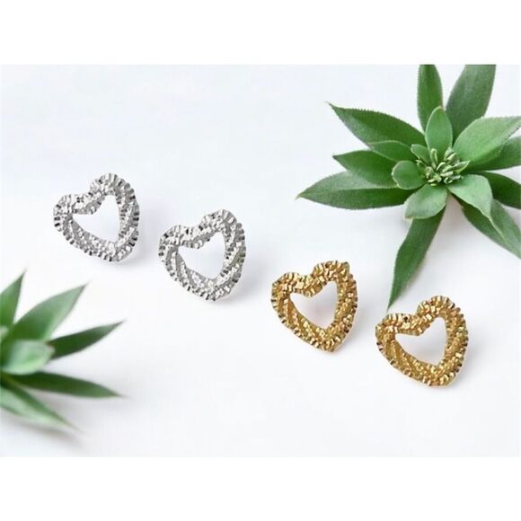 NWT14K Set Of 2 Silver & Gold Rustic Textured Hollow Heart Stud Earrings - Picture 1 of 8